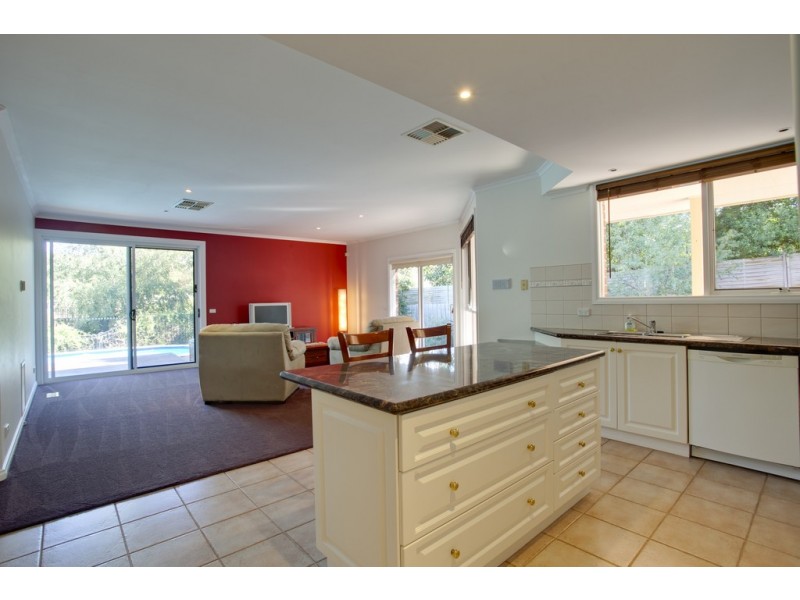 10 Tilba Court, Berwick VIC 3806