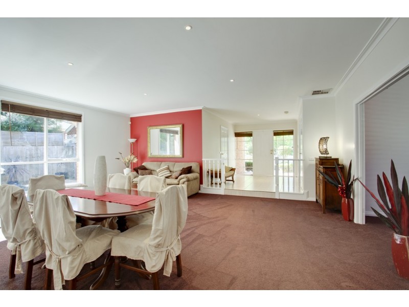 10 Tilba Court, Berwick VIC 3806