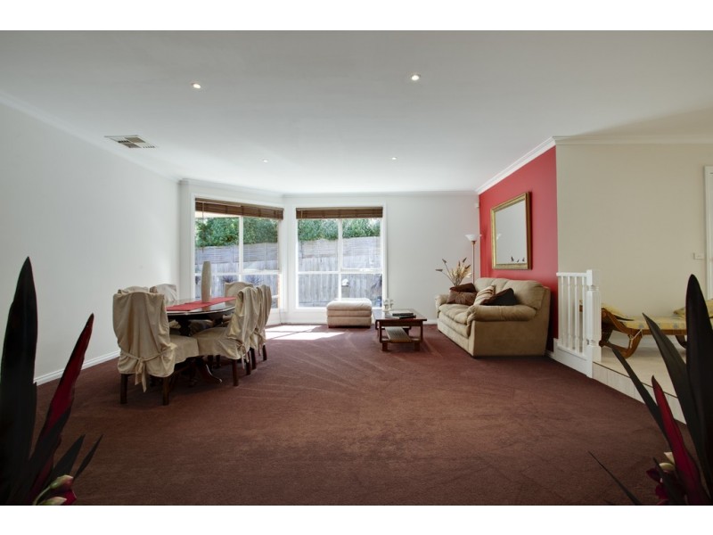 10 Tilba Court, Berwick VIC 3806