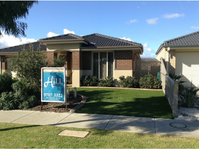 6 Gareth Street, Cranbourne East VIC 3977