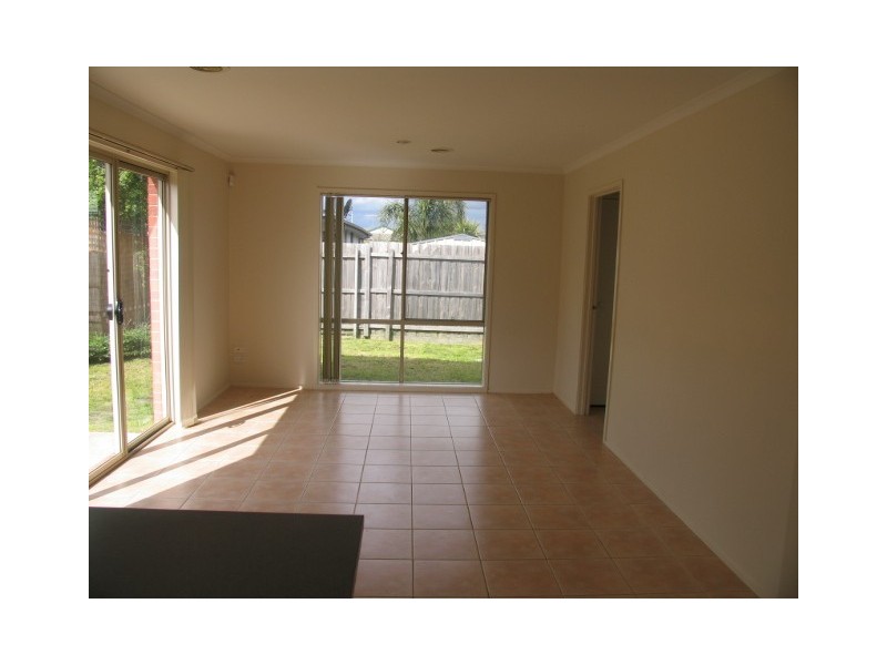 1/4 Eglinton Close, Berwick VIC 3806