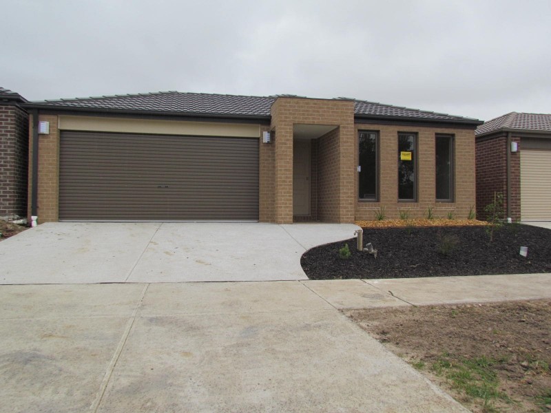 11 Stanhope Place, Pakenham VIC 3810