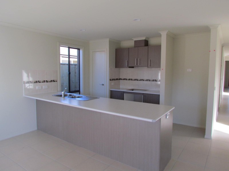 11 Stanhope Place, Pakenham VIC 3810