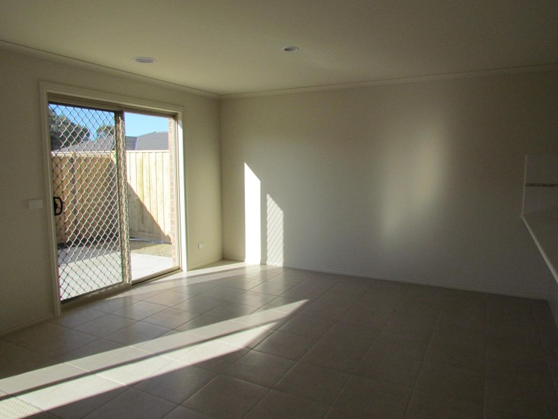 13 Stanhope Place, Pakenham VIC 3810