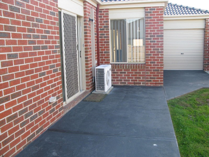 17 Atkinson Drive, Berwick VIC 3806