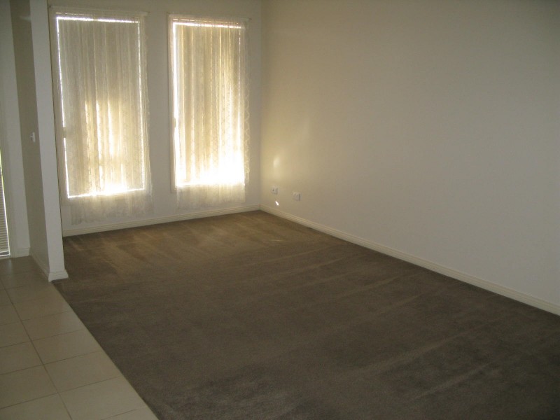 17 Atkinson Drive, Berwick VIC 3806