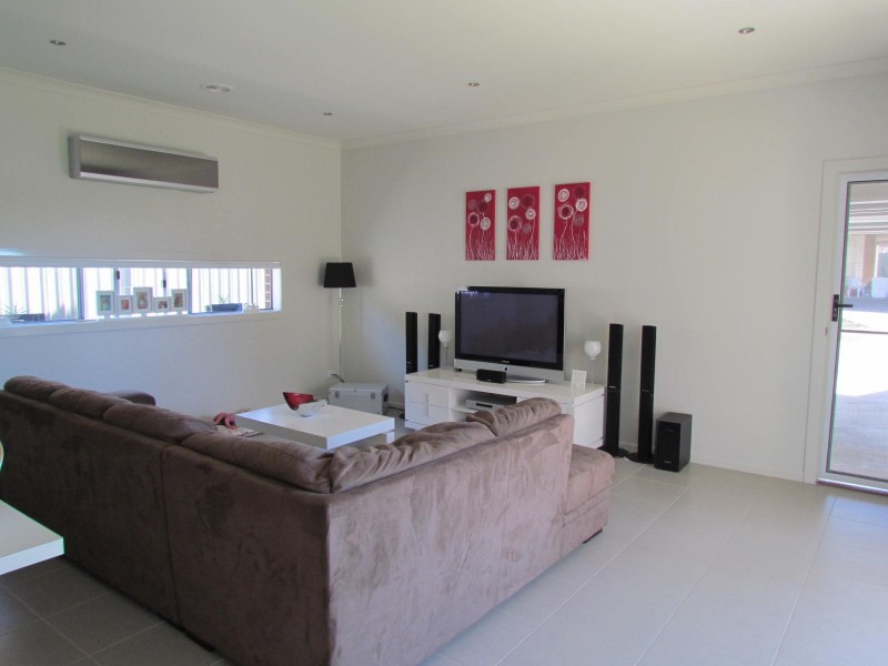 22 Ibis Close, Pakenham VIC 3810