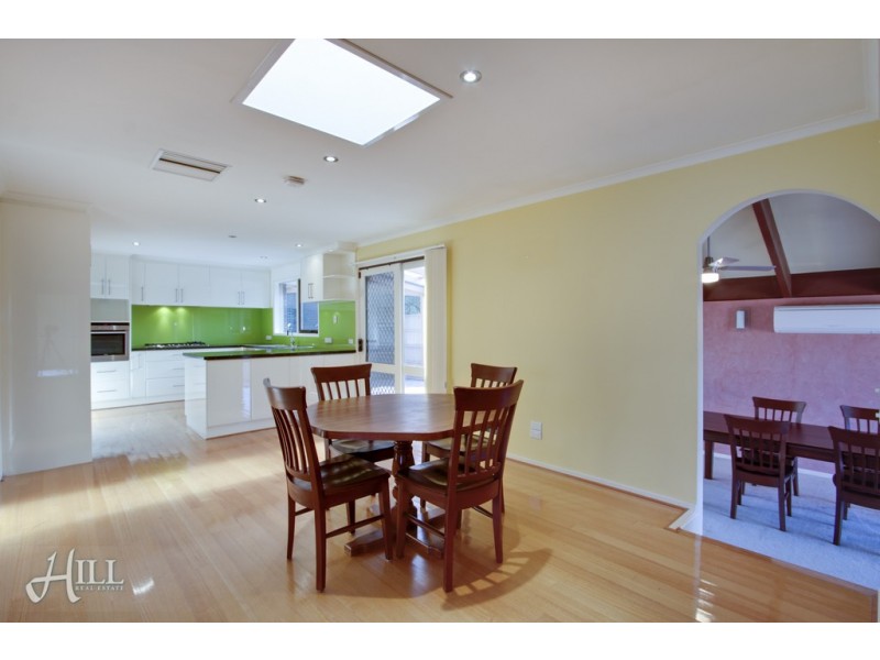 6 Poole Court, Endeavour Hills VIC 3802