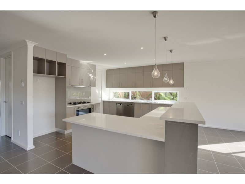 30 Wild Scotchman Way, Cranbourne East VIC 3977