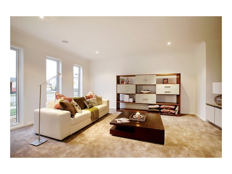 30 Wild Scotchman Way, Cranbourne East VIC 3977