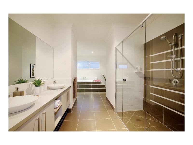 30 Wild Scotchman Way, Cranbourne East VIC 3977