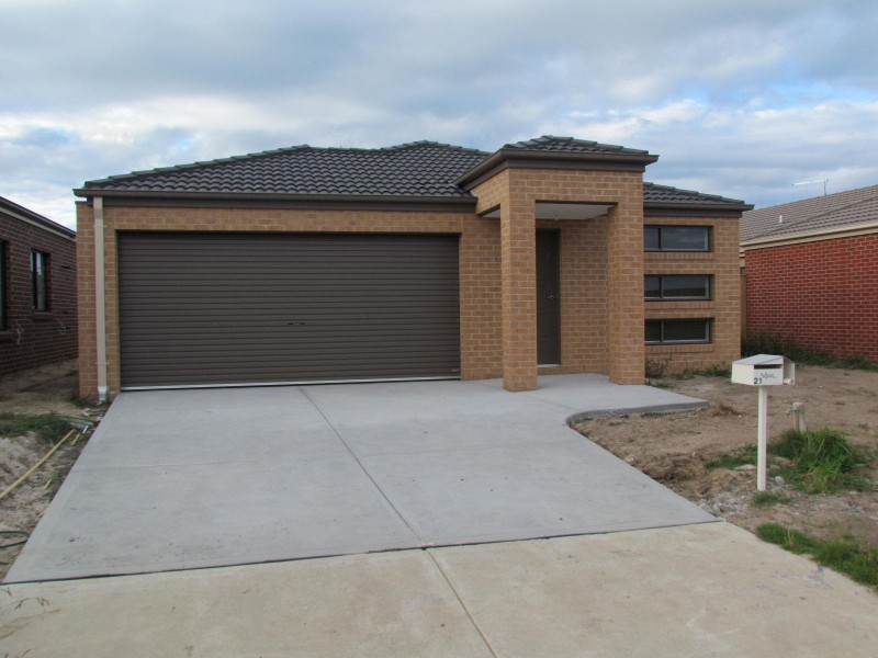 21 Elwood Avenue, Pakenham VIC 3810