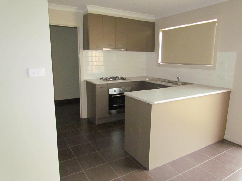 21 Elwood Avenue, Pakenham VIC 3810