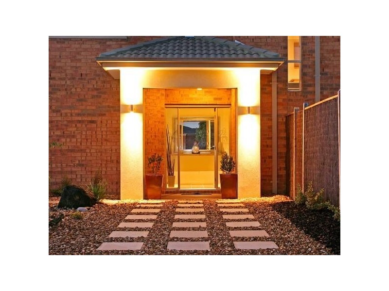 2 Lia Amie Place, Berwick VIC 3806