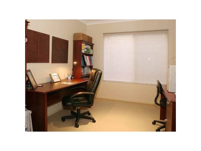 2 Lia Amie Place, Berwick VIC 3806