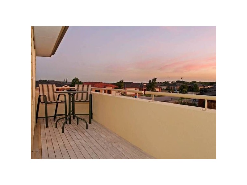 2 Lia Amie Place, Berwick VIC 3806