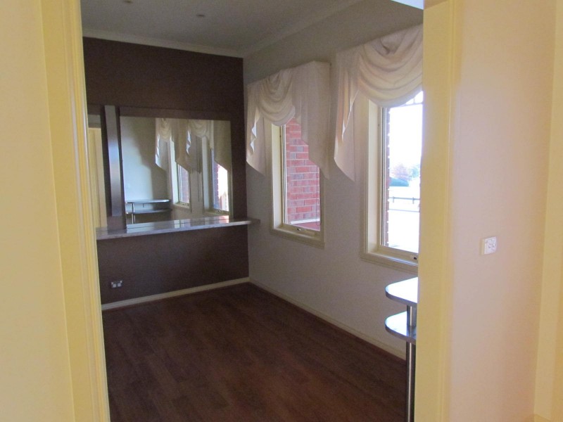 105 Berwick Springs Promenade, Narre Warren South VIC 3805