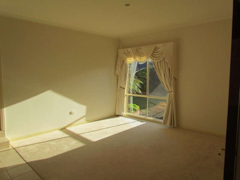 105 Berwick Springs Promenade, Narre Warren South VIC 3805