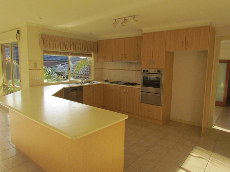 105 Berwick Springs Promenade, Narre Warren South VIC 3805