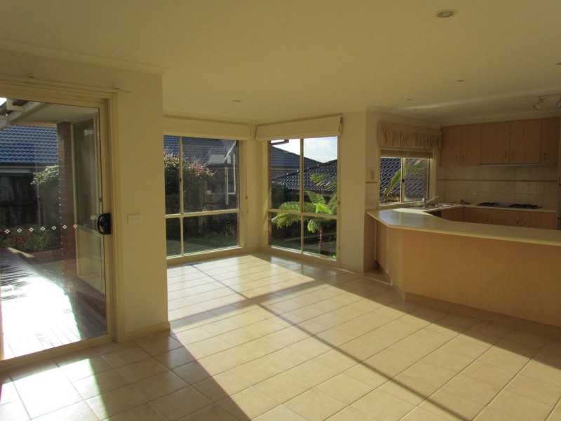 105 Berwick Springs Promenade, Narre Warren South VIC 3805