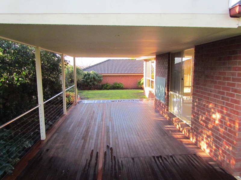 105 Berwick Springs Promenade, Narre Warren South VIC 3805