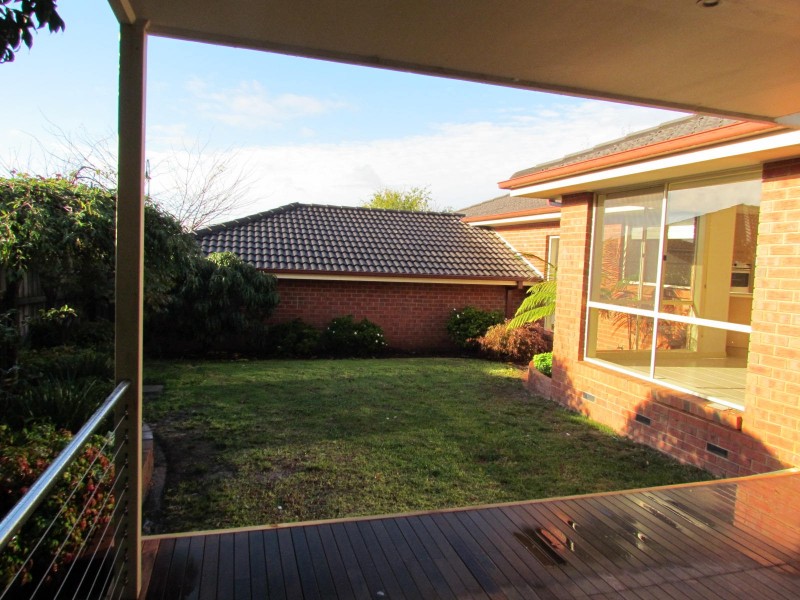 105 Berwick Springs Promenade, Narre Warren South VIC 3805