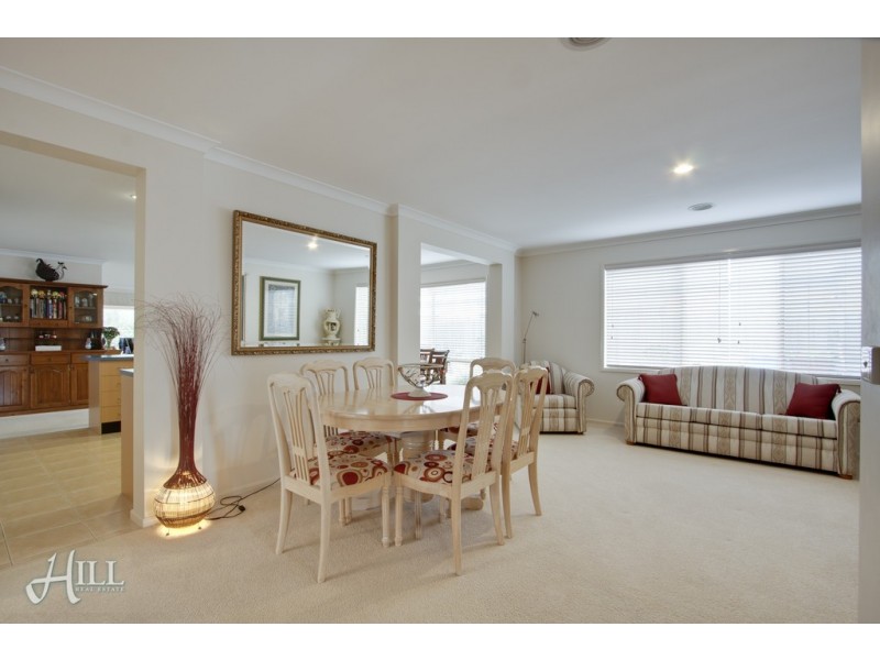 39 Hartsmere Drive, Berwick VIC 3806