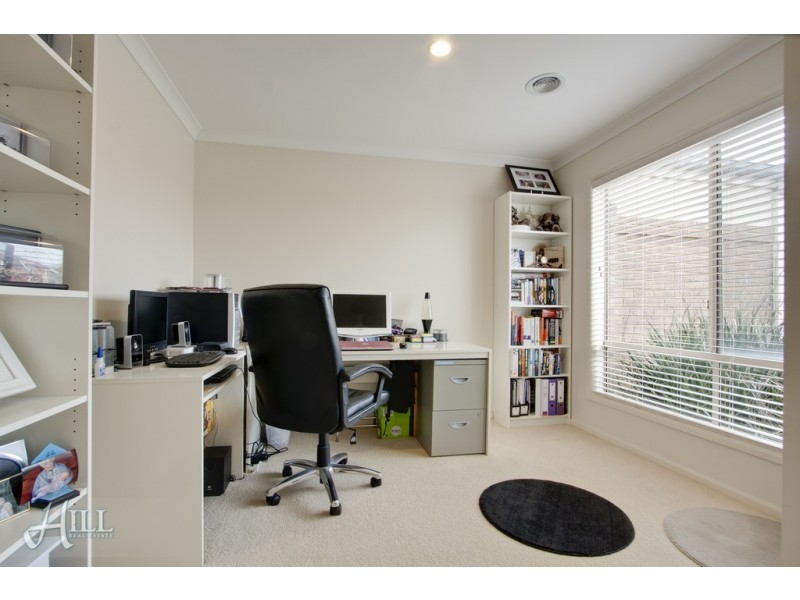 39 Hartsmere Drive, Berwick VIC 3806