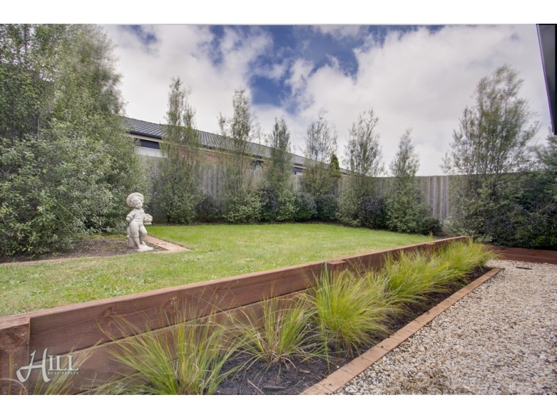 39 Hartsmere Drive, Berwick VIC 3806