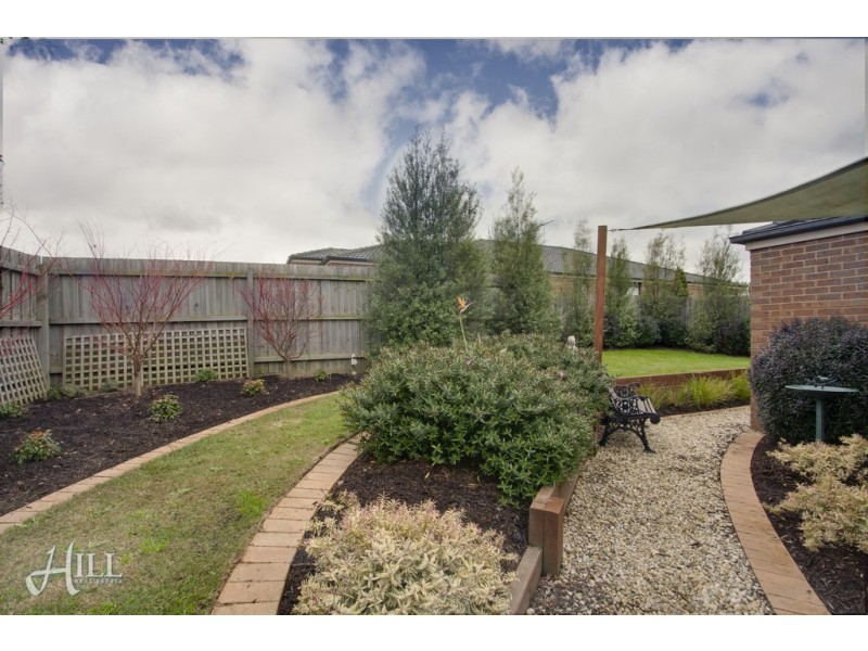 39 Hartsmere Drive, Berwick VIC 3806