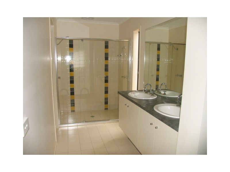 128 Moondarra Drive, Berwick VIC 3806