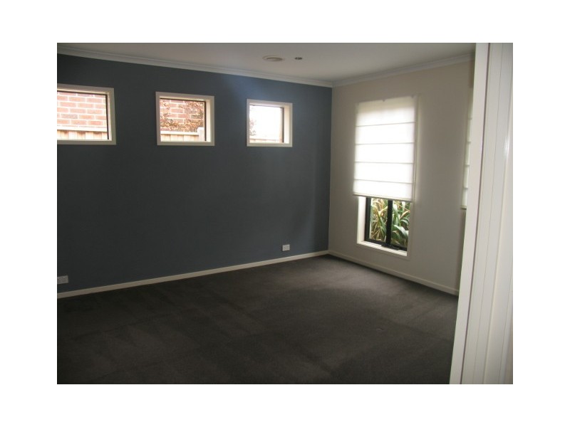 128 Moondarra Drive, Berwick VIC 3806