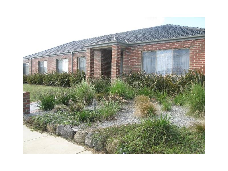 106 Skyline Way, Berwick VIC 3806