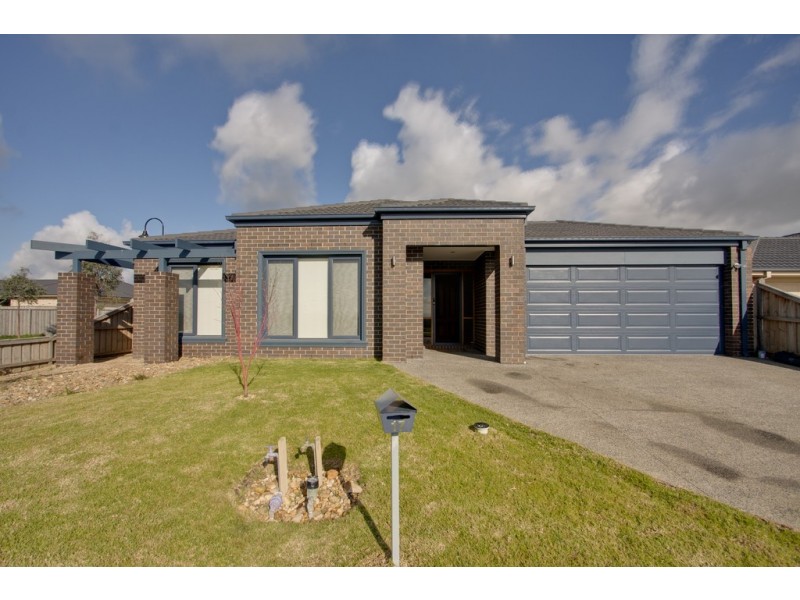 17 Donohue Street, Cranbourne East VIC 3977