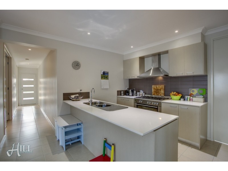 105 Selandra Boulevard, Clyde North VIC 3978