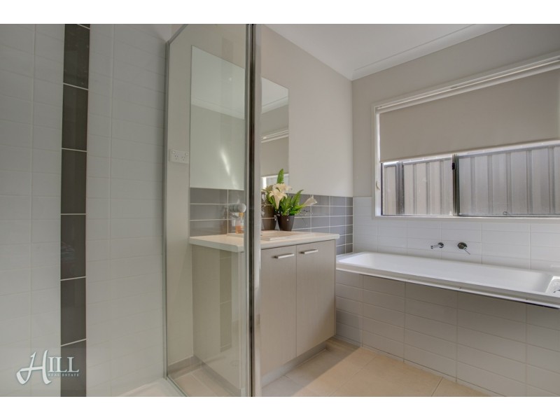 105 Selandra Boulevard, Clyde North VIC 3978