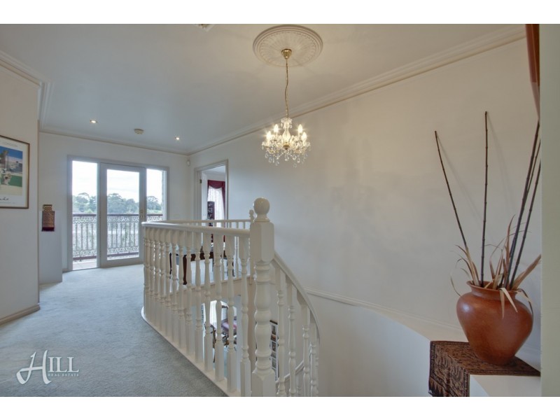 3 Camdon Gardens, Berwick VIC 3806