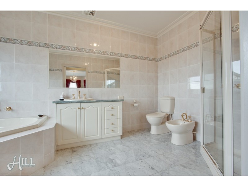 3 Camdon Gardens, Berwick VIC 3806