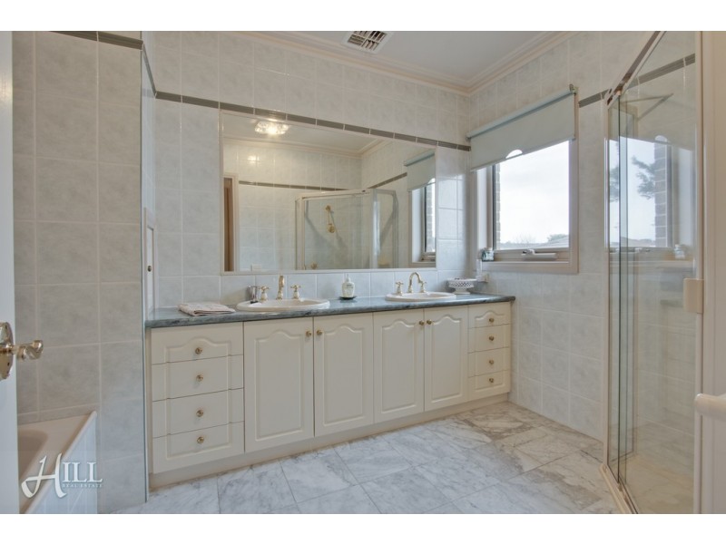 3 Camdon Gardens, Berwick VIC 3806