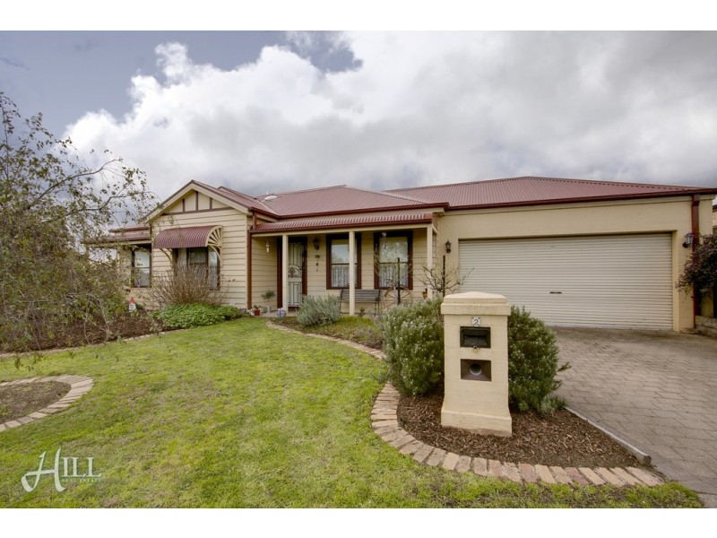 2 Newhaven Drive, Berwick VIC 3806