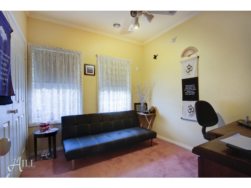 2 Newhaven Drive, Berwick VIC 3806