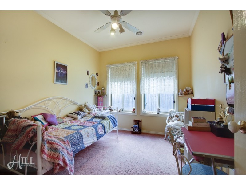 2 Newhaven Drive, Berwick VIC 3806