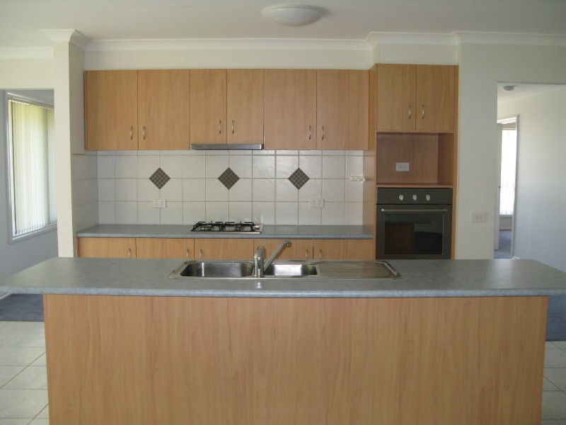 70 Bridgewater Boulevard, Berwick VIC 3806
