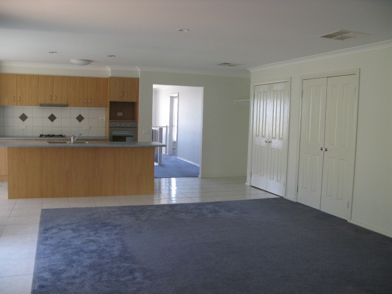 70 Bridgewater Boulevard, Berwick VIC 3806