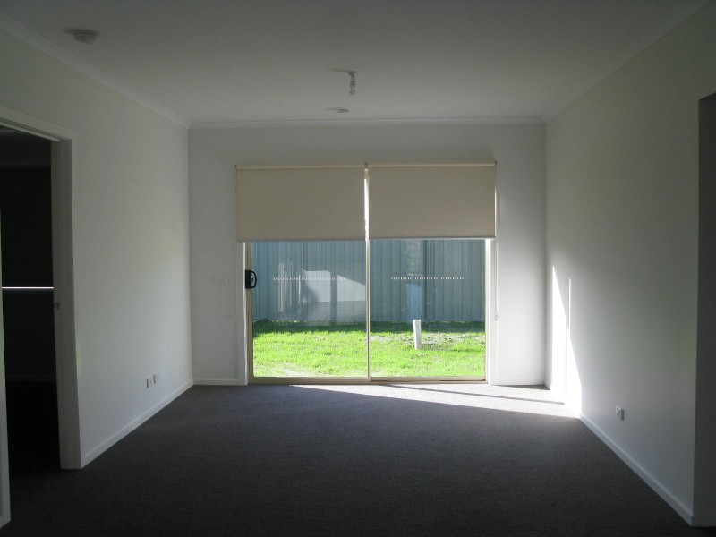 12 Golden Green Street, Pakenham VIC 3810