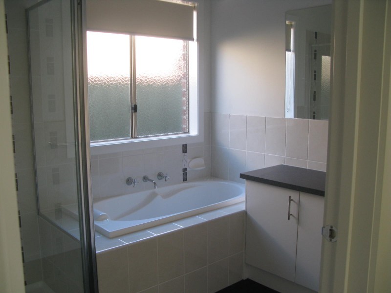 12 Golden Green Street, Pakenham VIC 3810