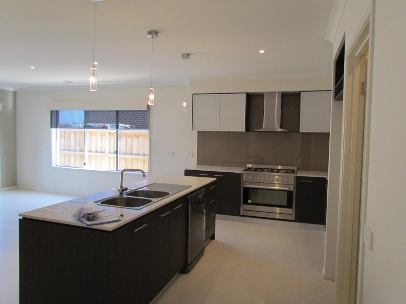 19 Kess Grove, Lyndhurst VIC 3975