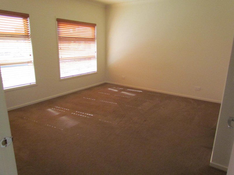 19 Kess Grove, Lyndhurst VIC 3975