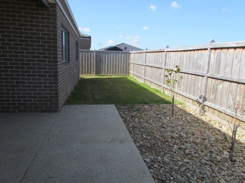 19 Kess Grove, Lyndhurst VIC 3975