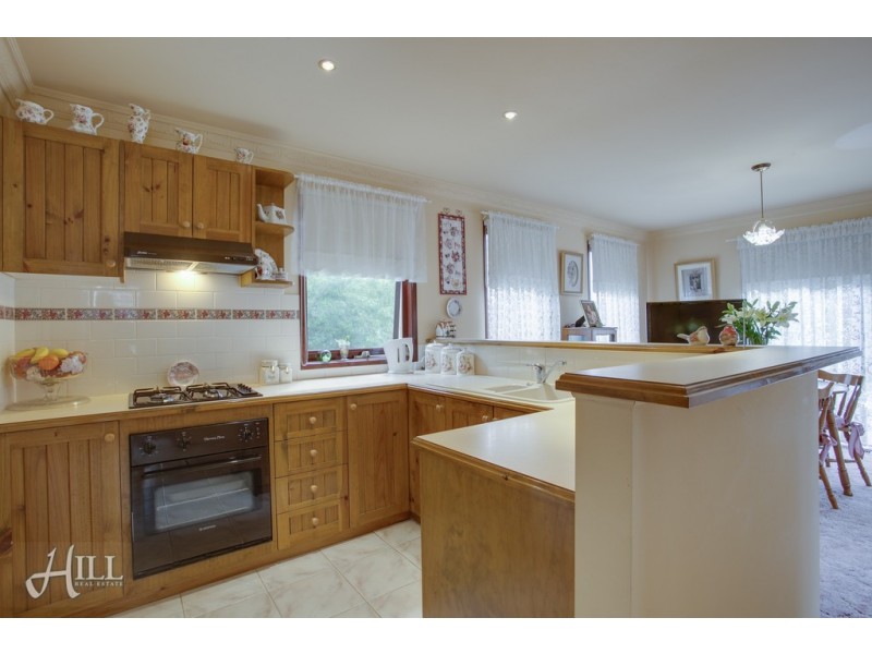 8 Tarrangower Place, Berwick VIC 3806